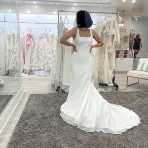 Trumpet Style  Never Worn White Wedding Gown